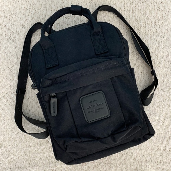 NWOT HotStyle Bestie Mini Backpack Black - Picture 2 of 8